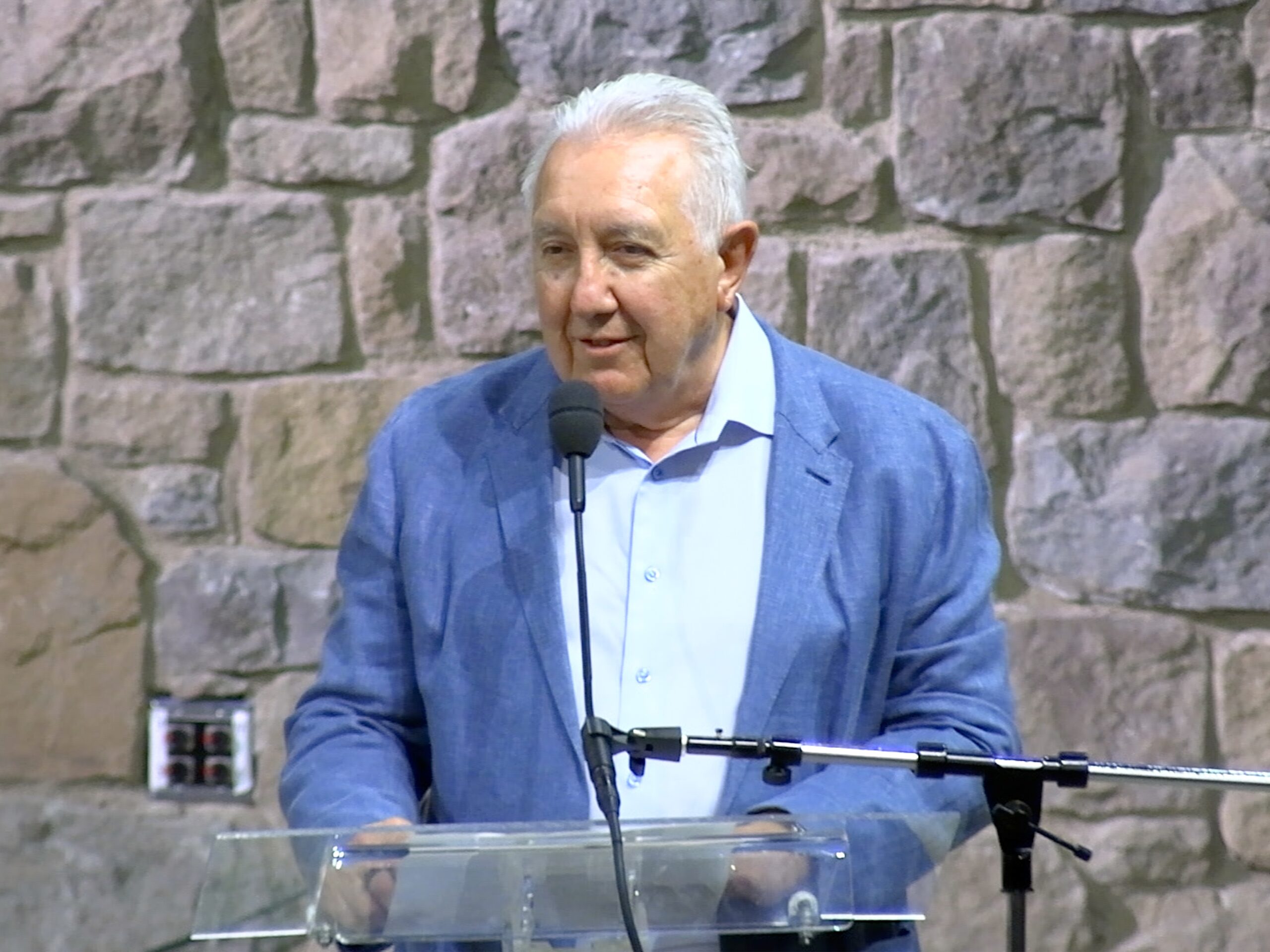 3. Armenian American Museum Executive Chairman Berdj Karapetian Presents Pianist Laura Farré Rozada