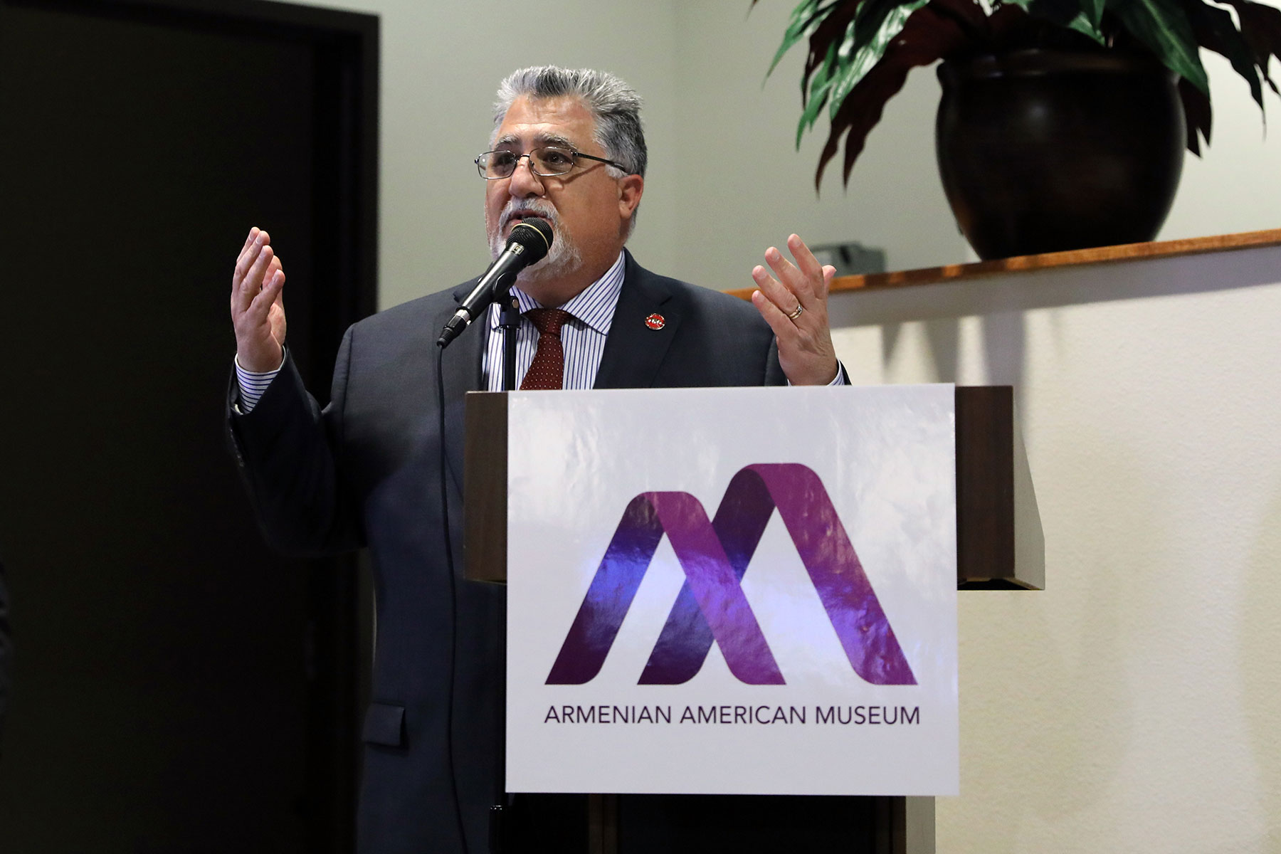 Senator Anthony J. Portantino Addresses Audience at Armenian American Museum Community Meeting